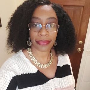 Meet your Posher, Dee